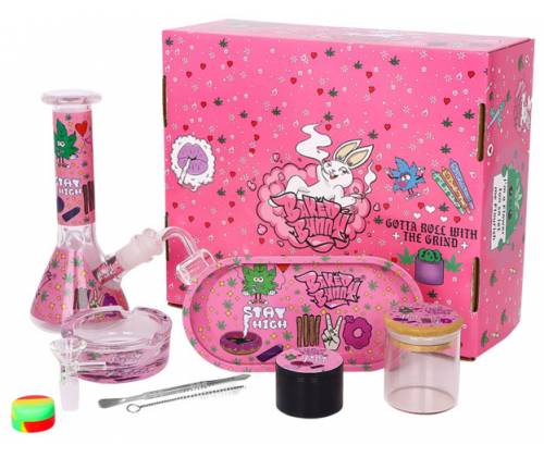 Bong Σετ «Baked Bunny» με Bong, Δίσκο, Grinder, Σταχτοδοχείο και Βάζο Αποθήκευσης - Τιμή: 35,50€