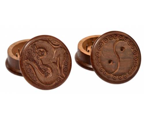 Grinder Τρίφτης Ξύλινος Σκούρο Καφέ Σκαλιστό 60mm - 2 Parts - Τιμή: 4,20€